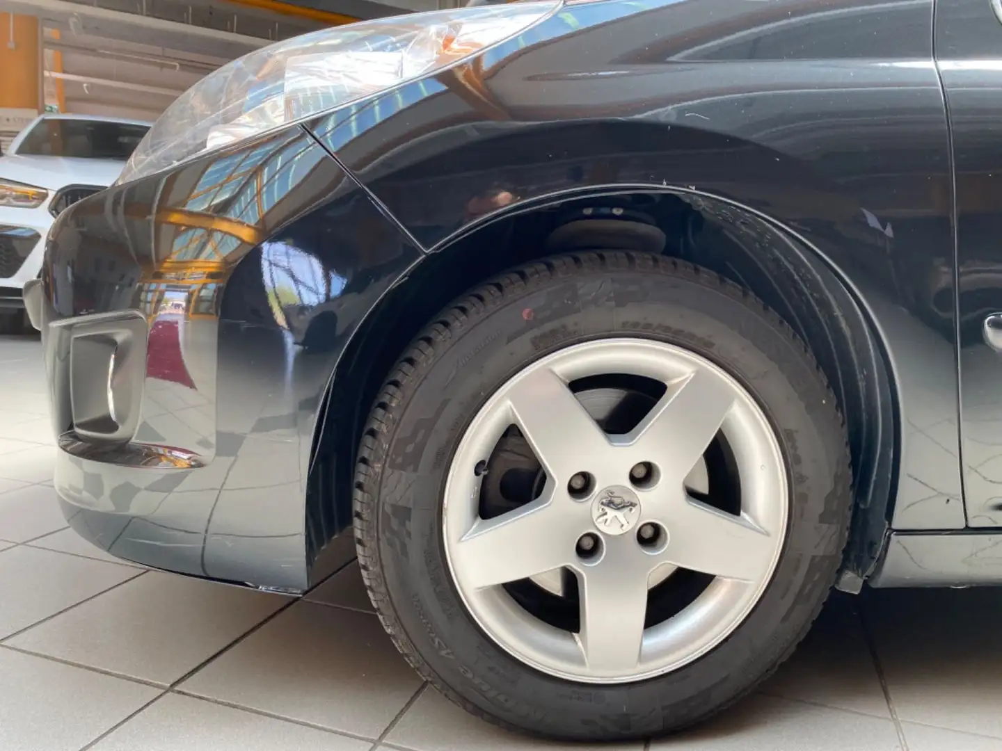 Vehicle image, number 20