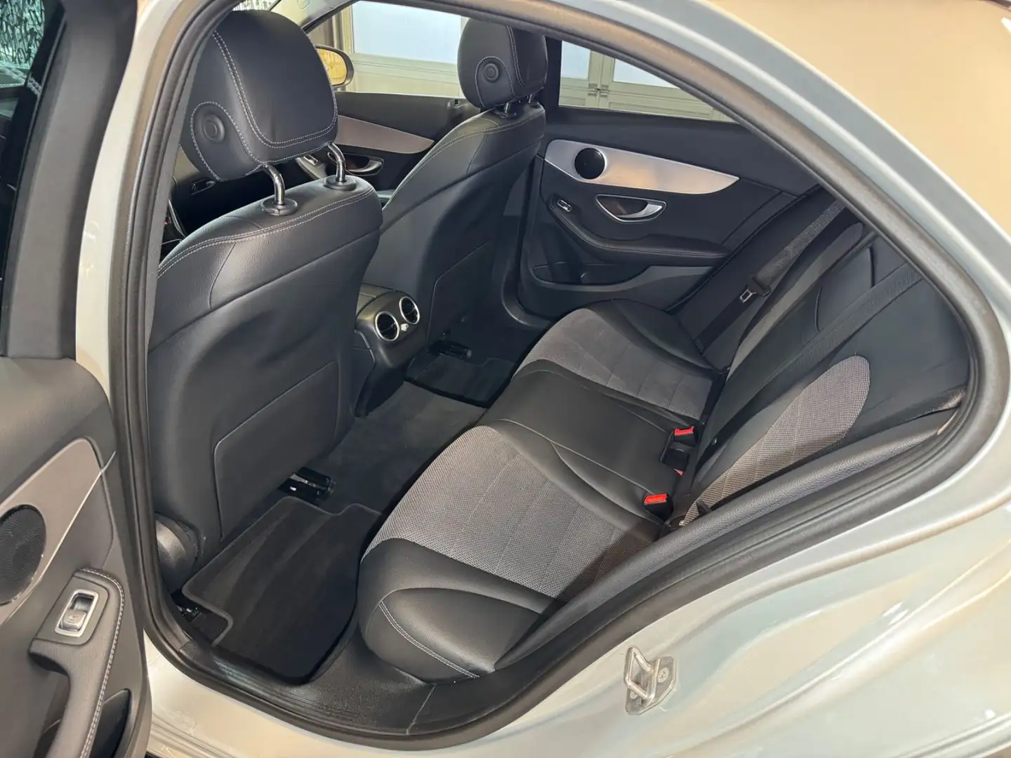 Vehicle image, number 14