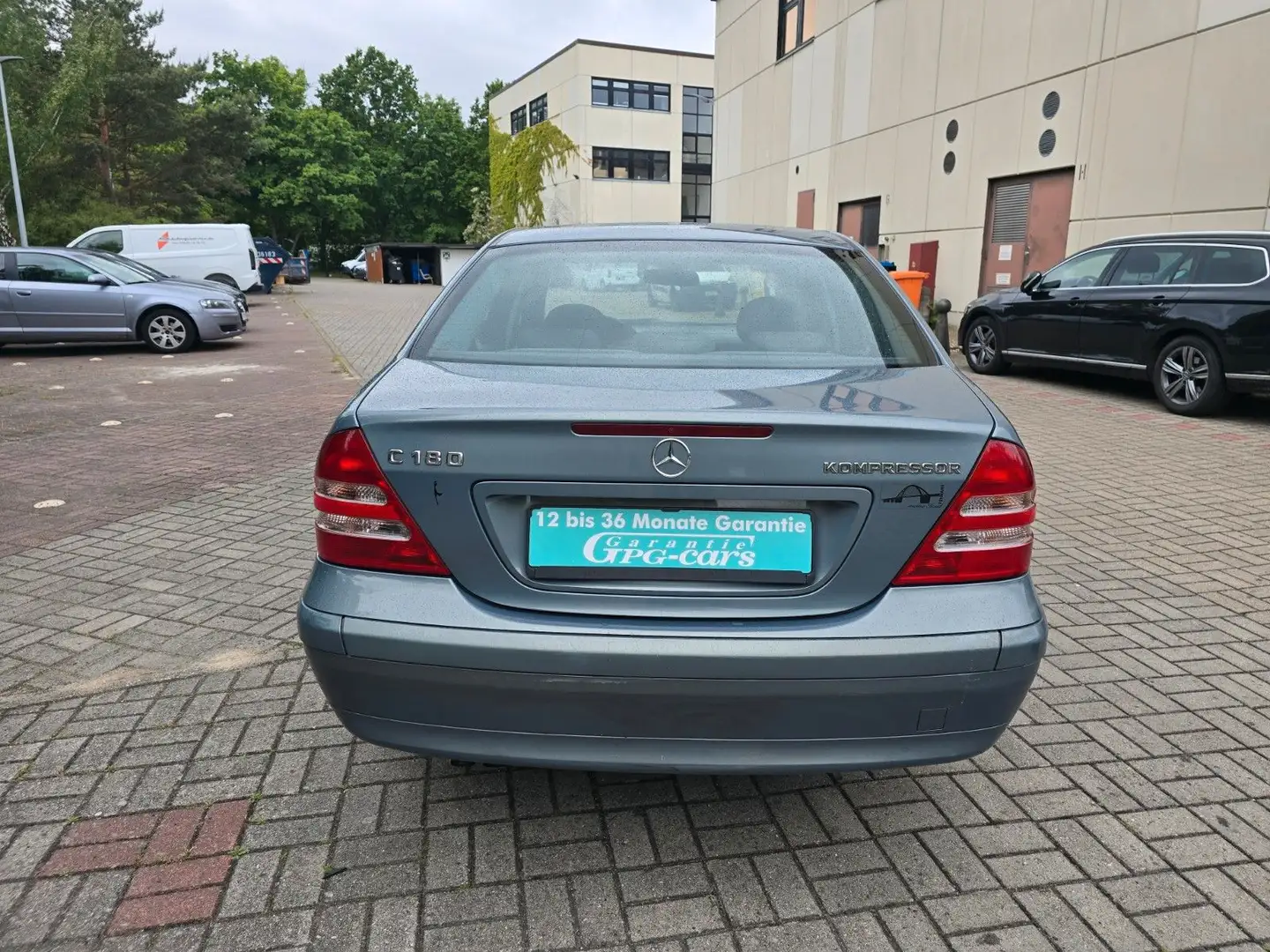 Vehicle image, number 8