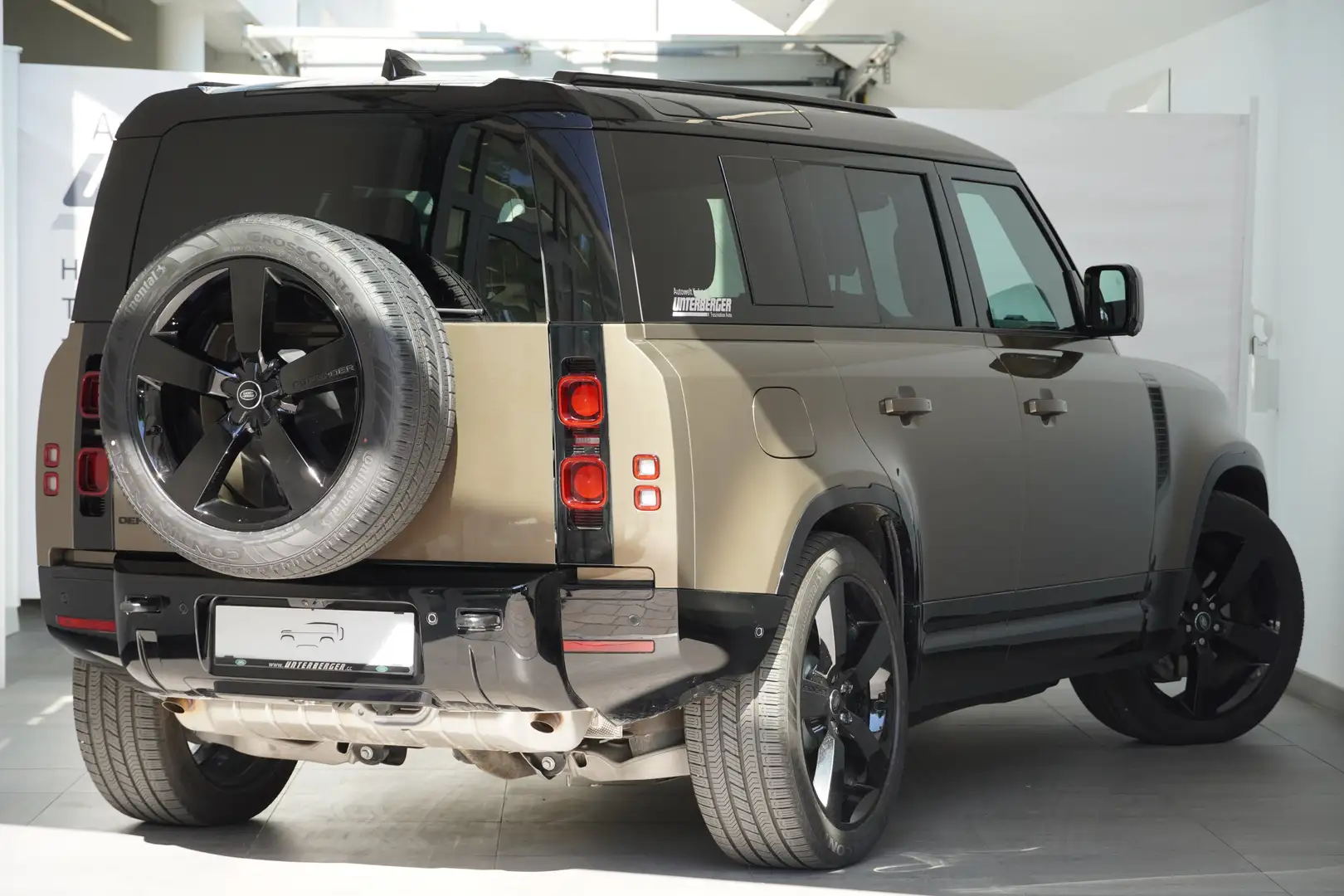 Vehicle image, number 8
