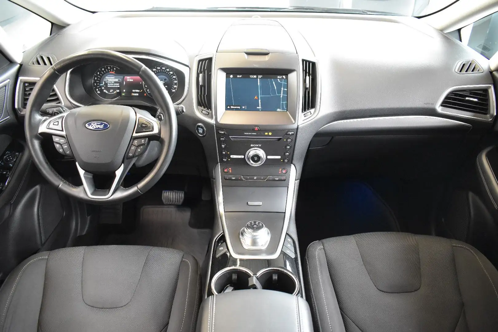 Vehicle image, number 3