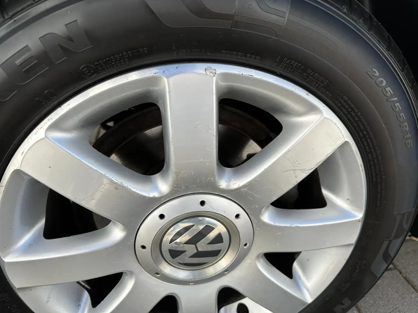 Vehicle image, number 12