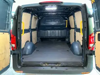 Vehicle image thumbnail, number 7