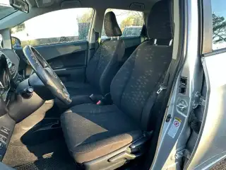 Vehicle image thumbnail, number 9