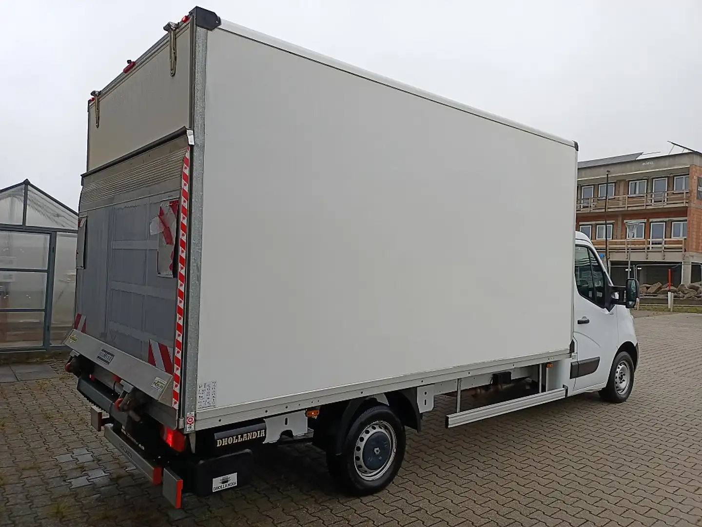 Vehicle image, number 4