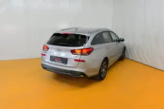 Vehicle image thumbnail, number 3