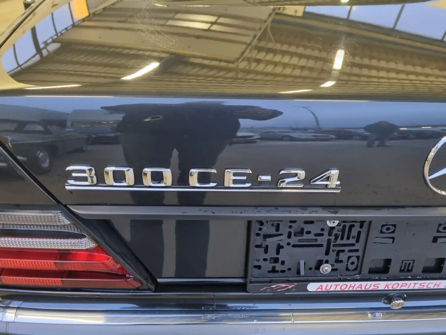 Vehicle image, number 9