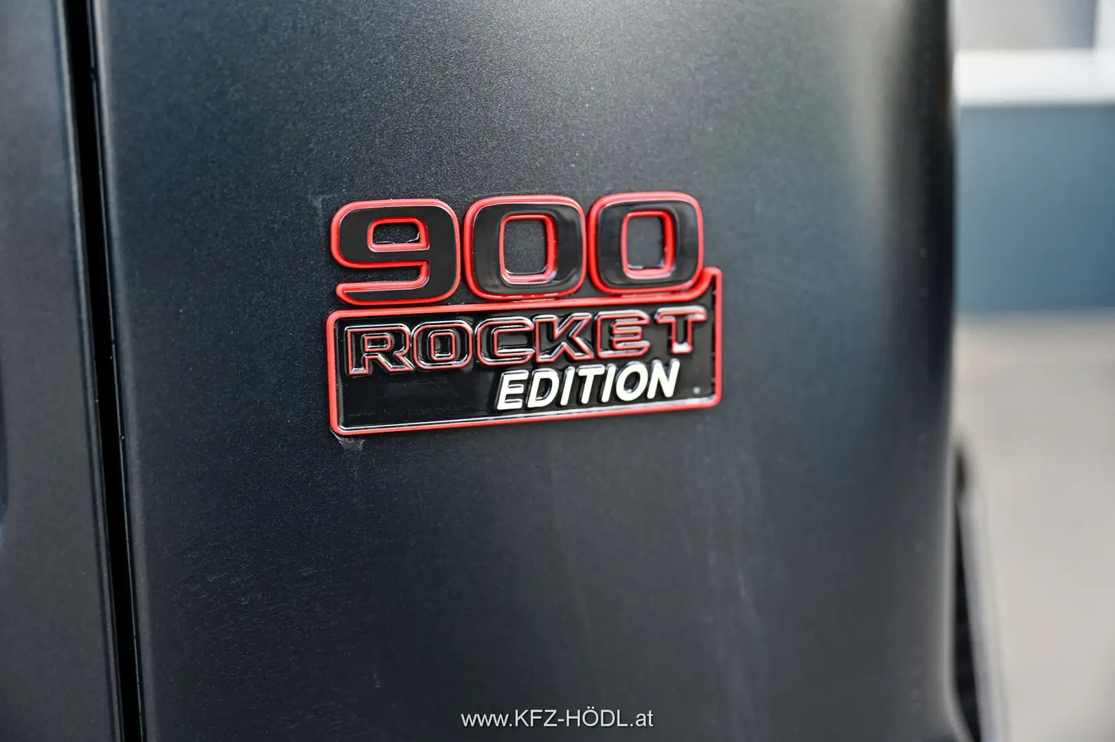 Vehicle image, number 16