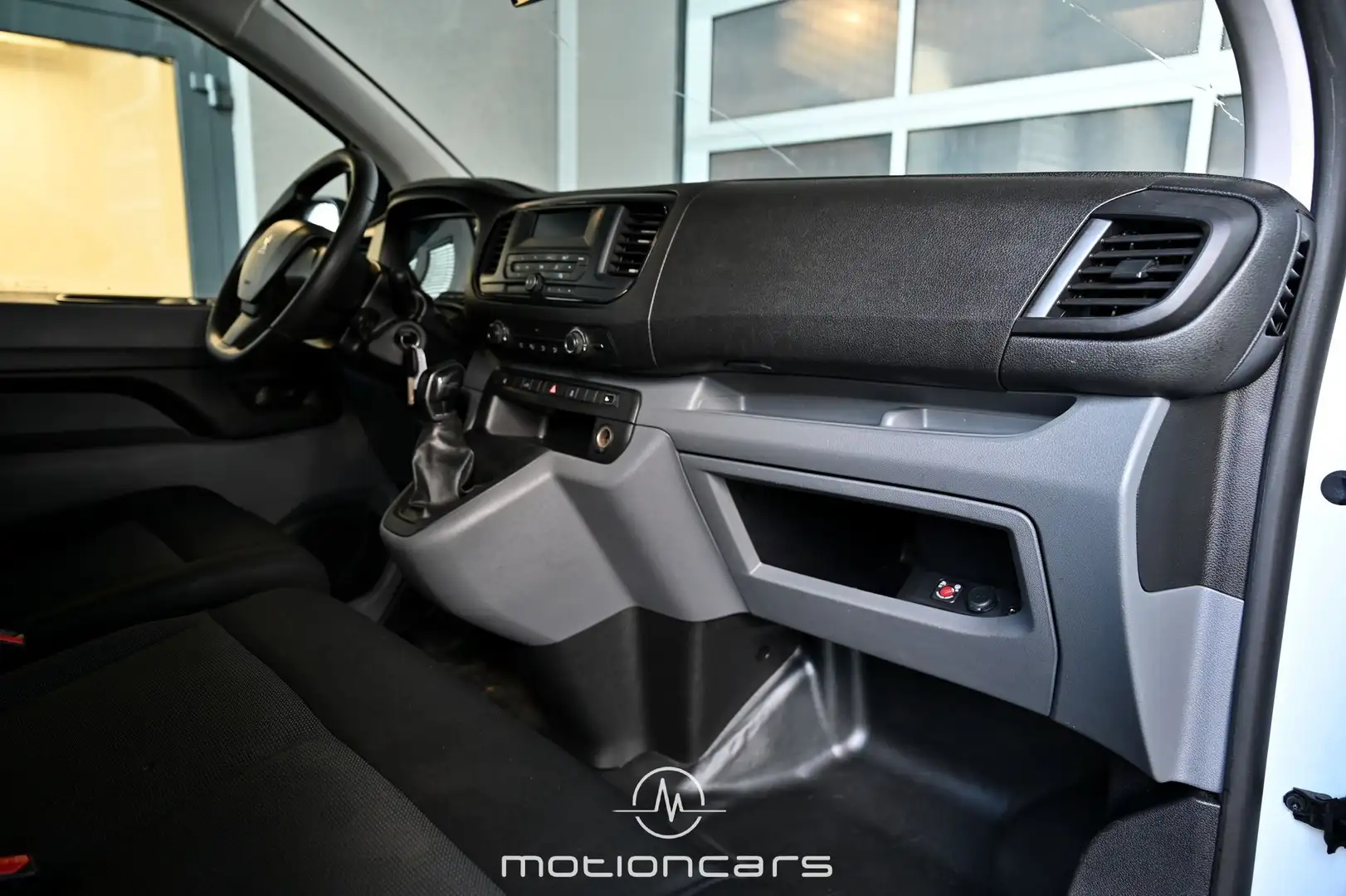 Vehicle image, number 9