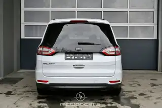 Vehicle image thumbnail, number 4
