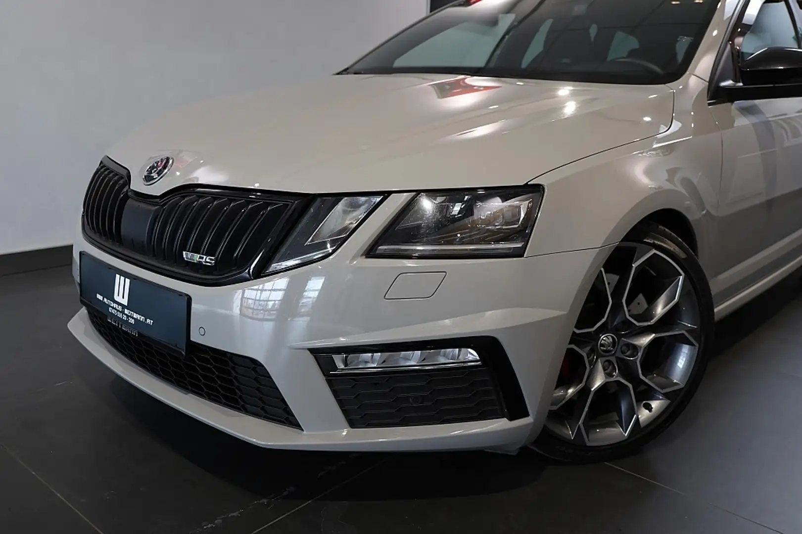 Vehicle image, number 2