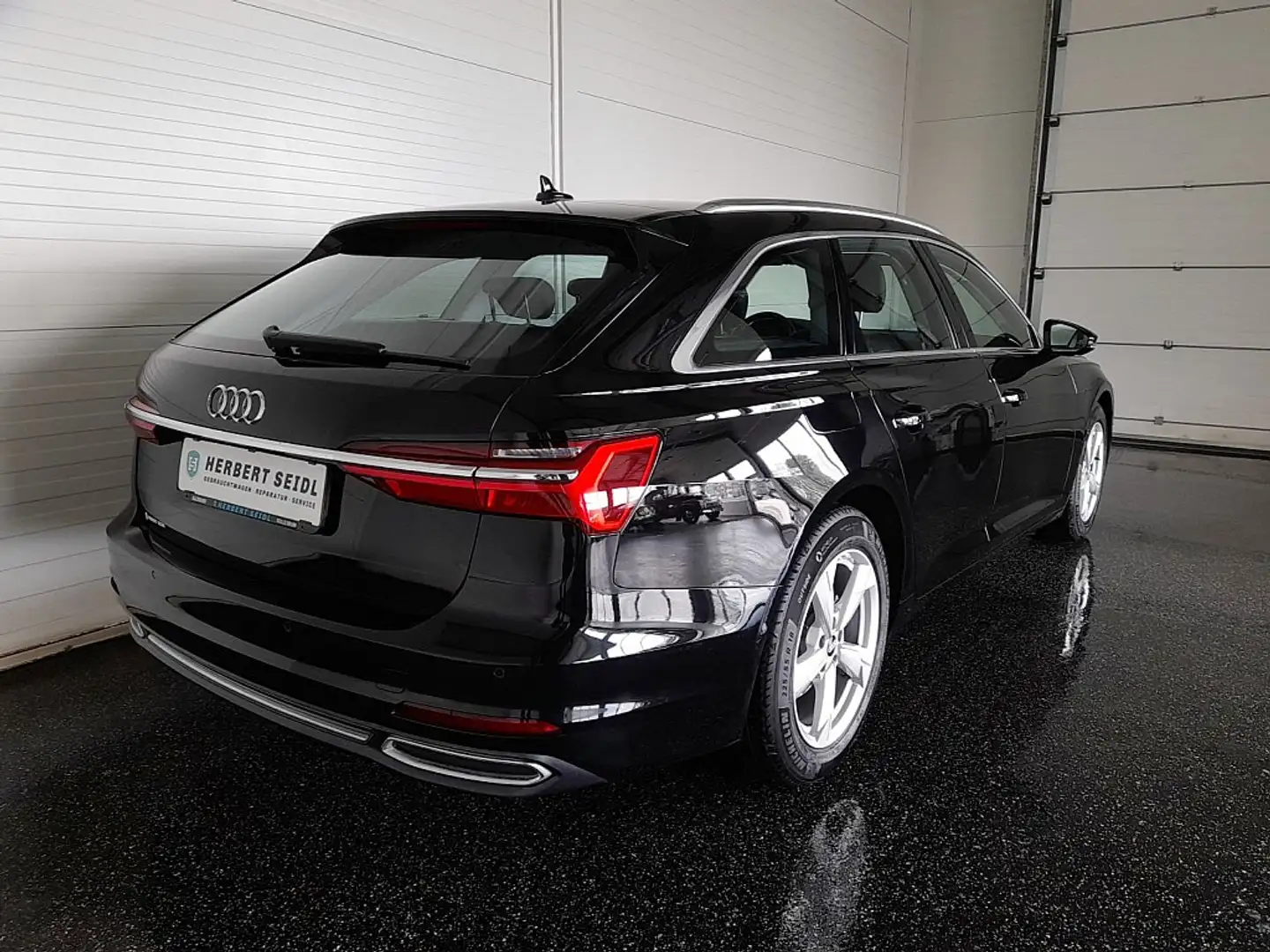 Vehicle image, number 2