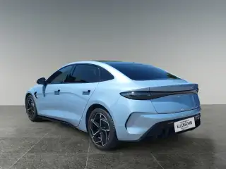 Vehicle image thumbnail, number 3
