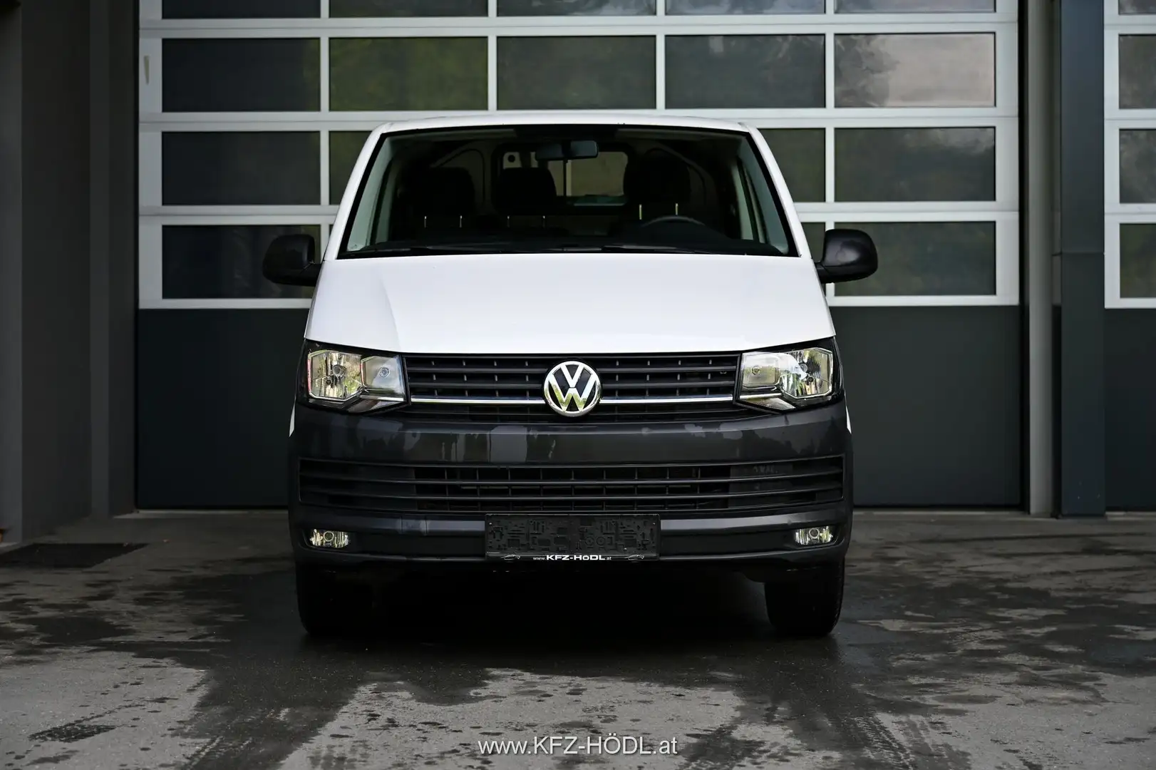 Vehicle image, number 3