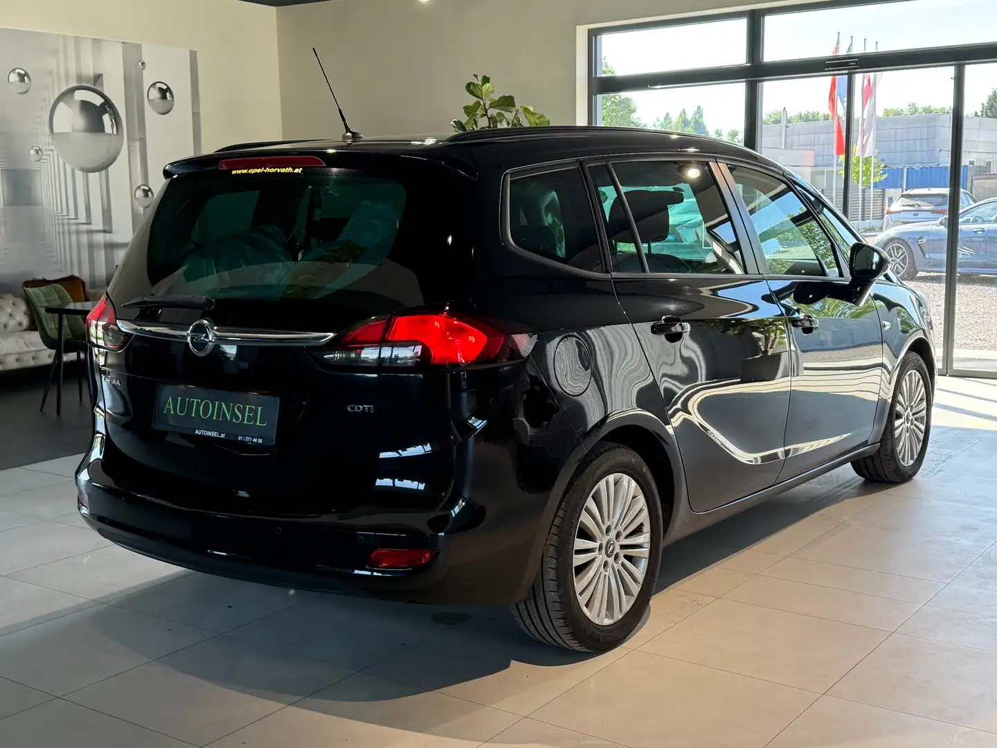 Vehicle image, number 3