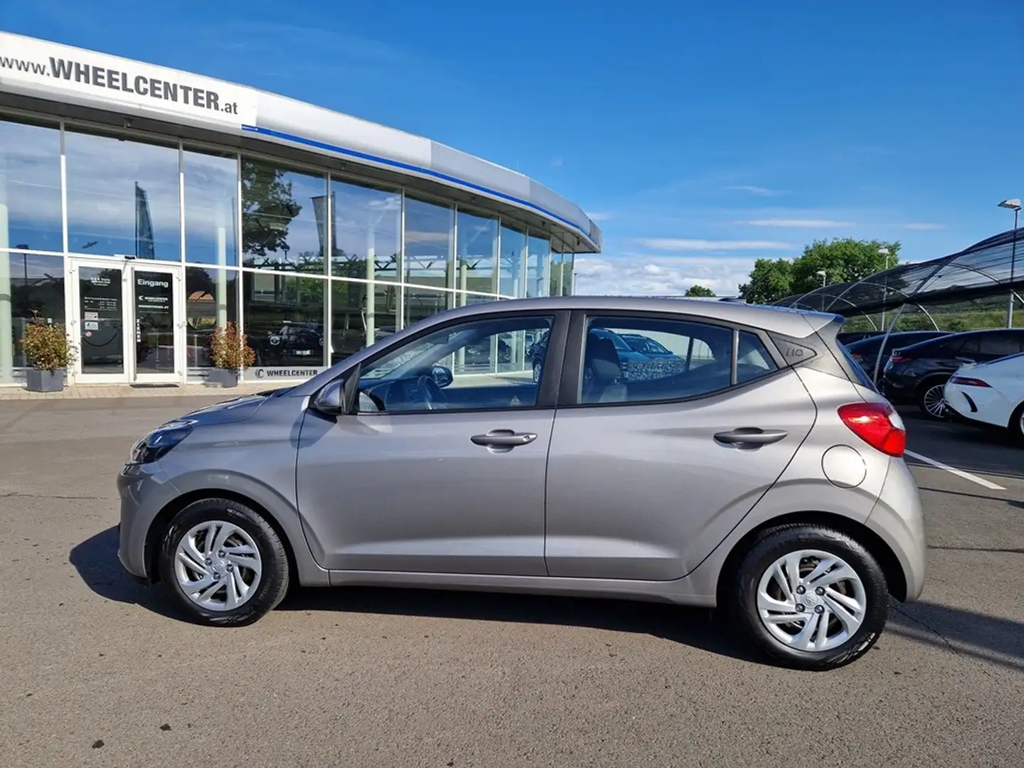 Vehicle image, number 9