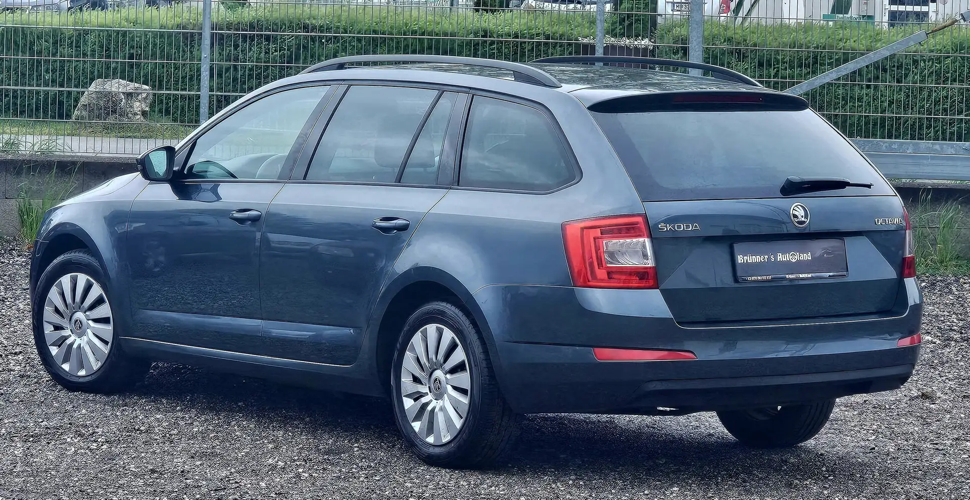 Vehicle image, number 4