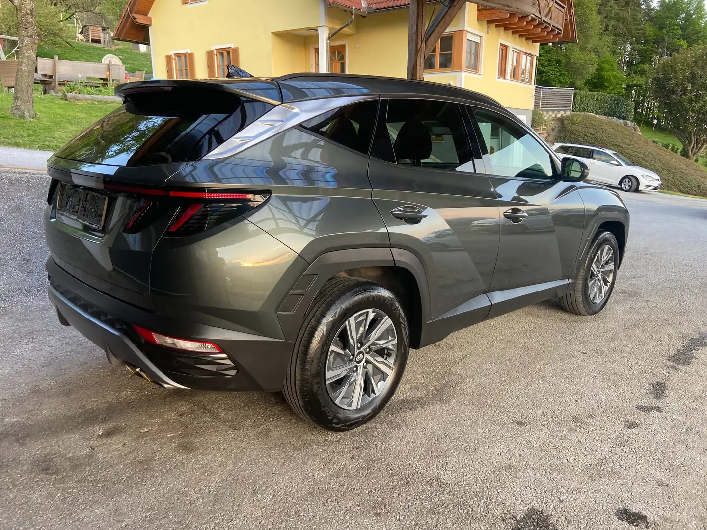 Vehicle image, number 4