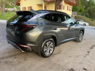 Vehicle image thumbnail, number 4