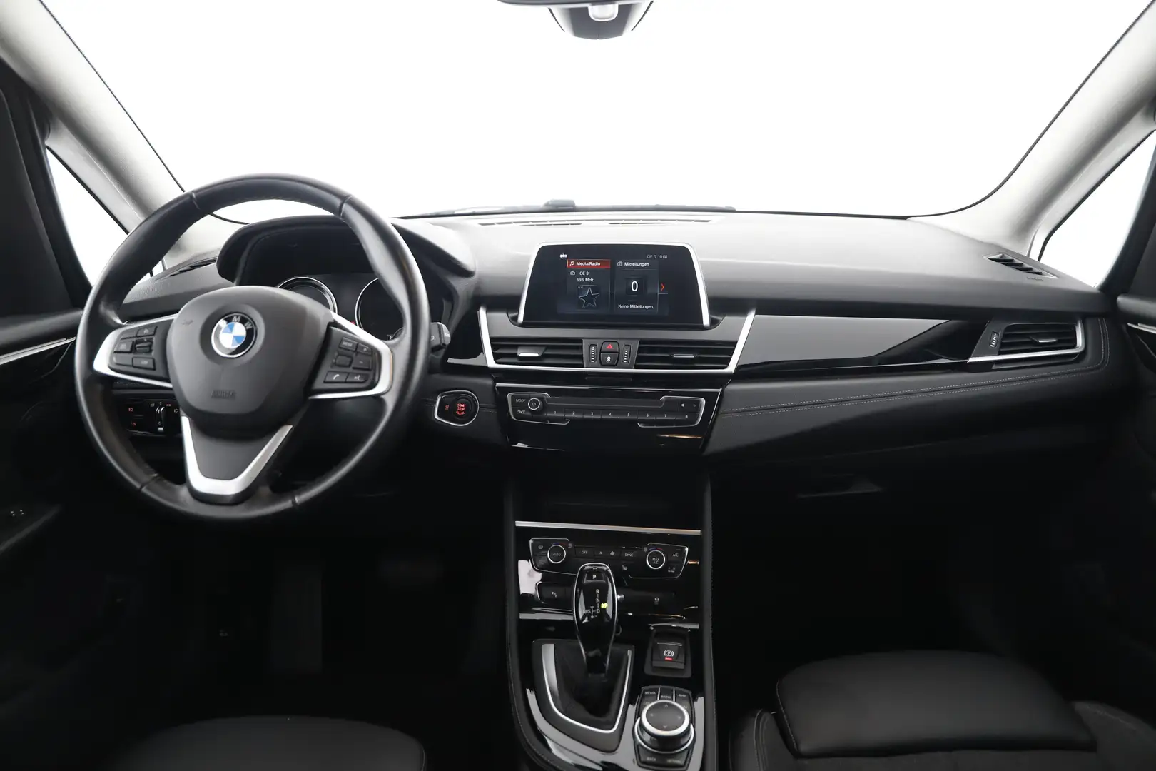 Vehicle image, number 9