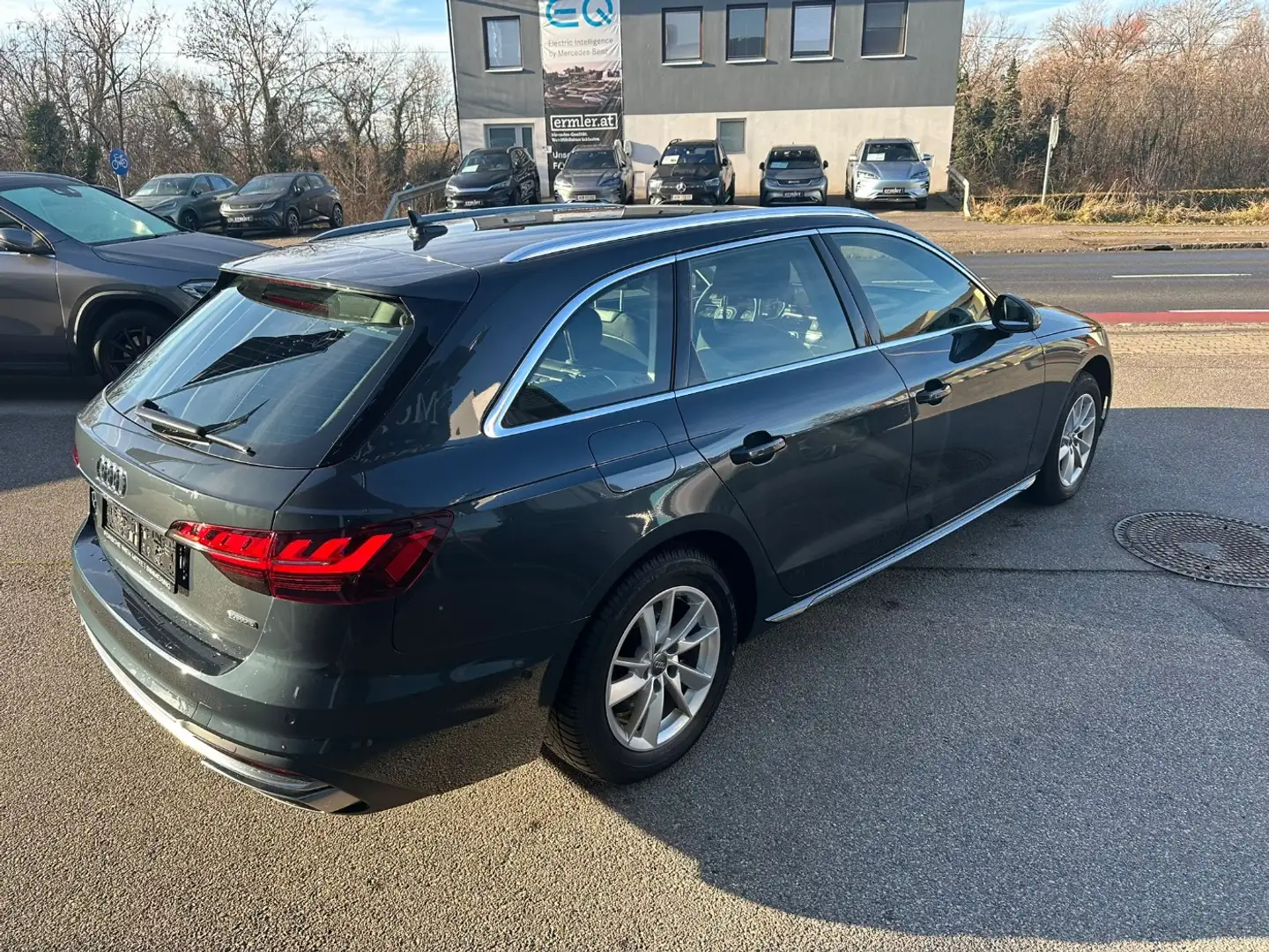Vehicle image, number 4