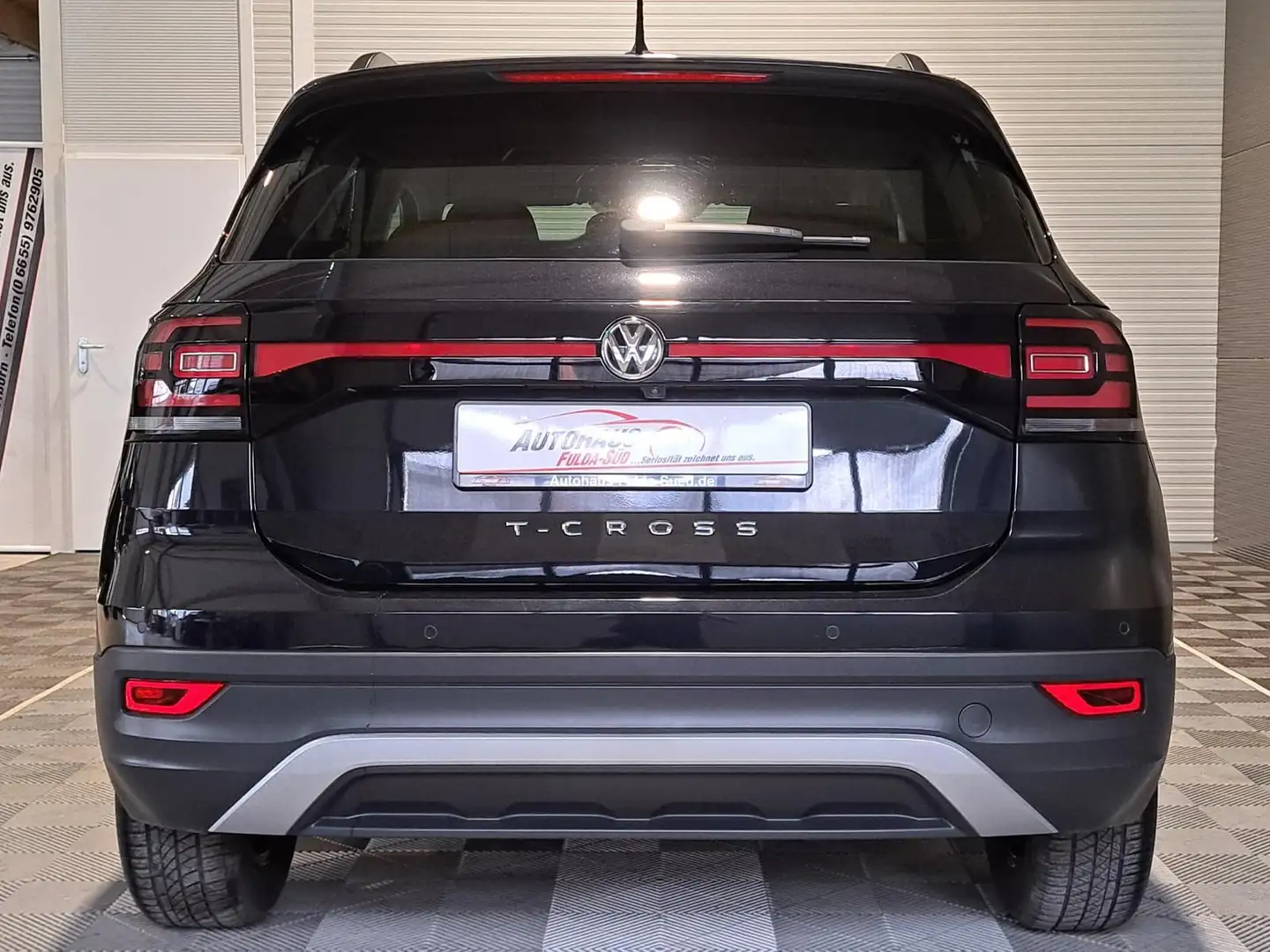 Vehicle image, number 8
