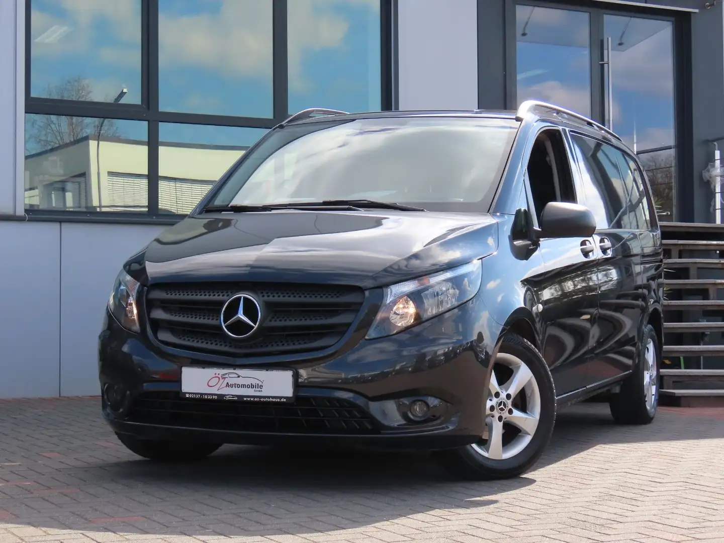 Vehicle image, number 3