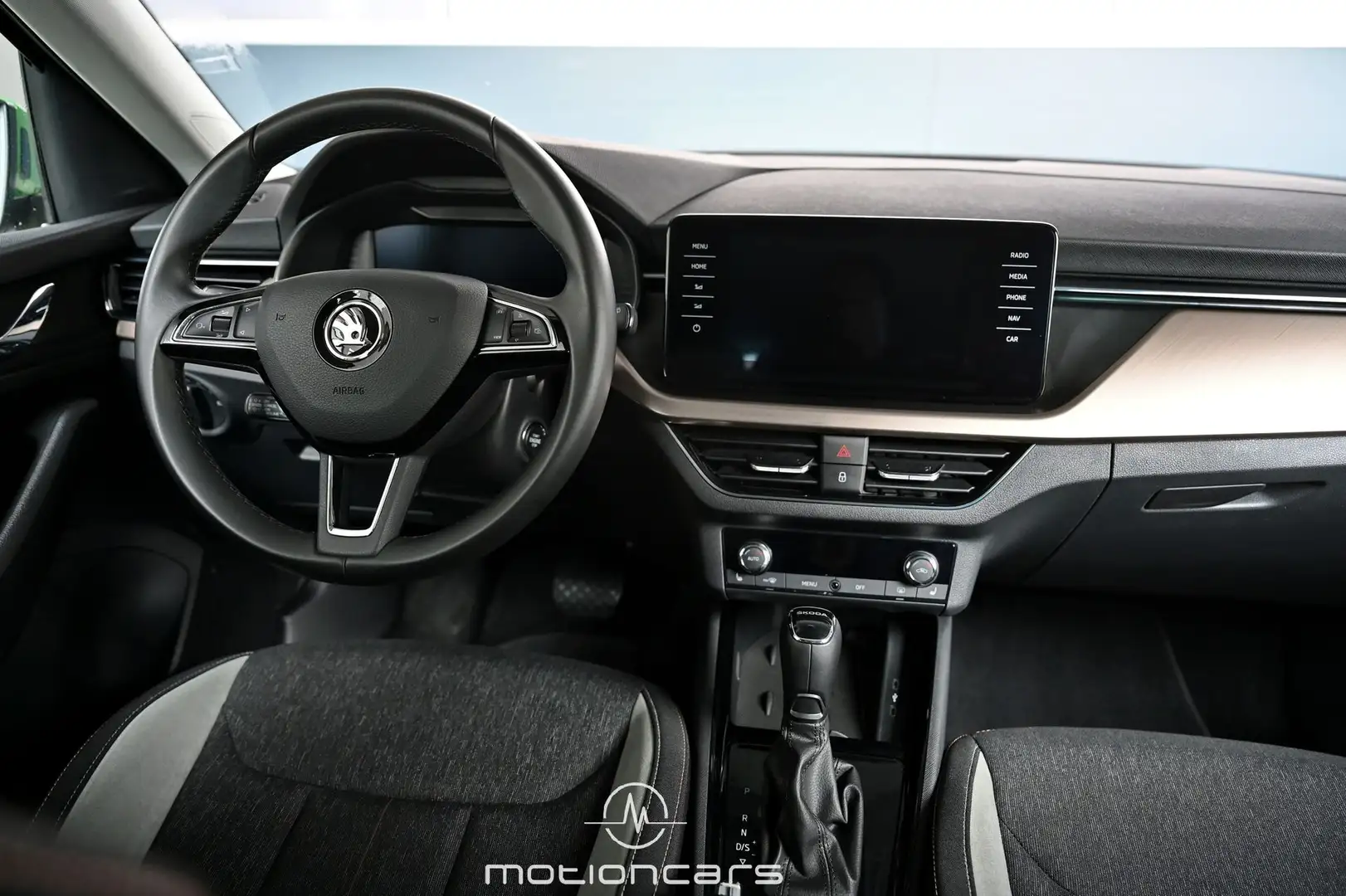 Vehicle image, number 11