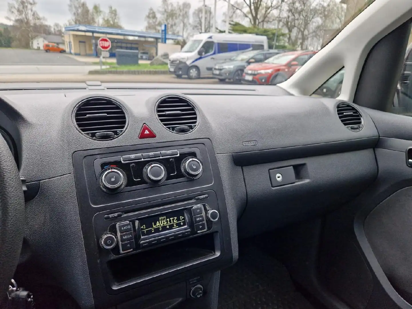 Vehicle image, number 11