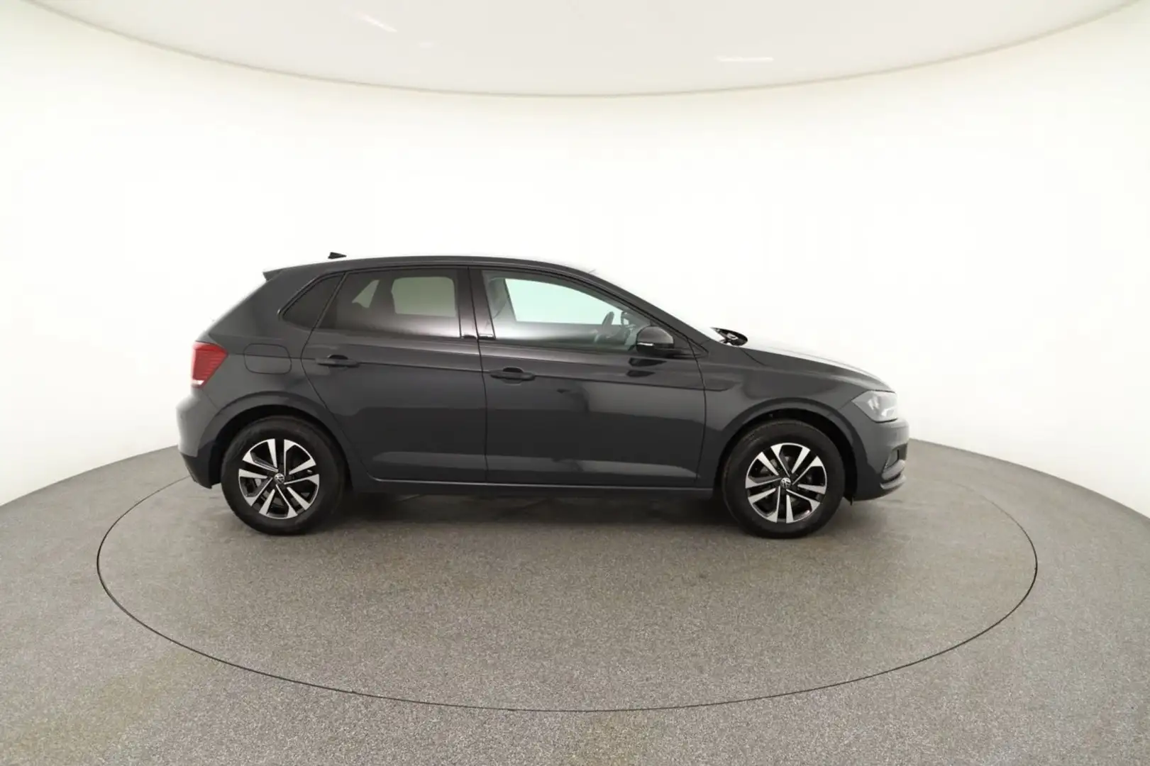 Vehicle image, number 6
