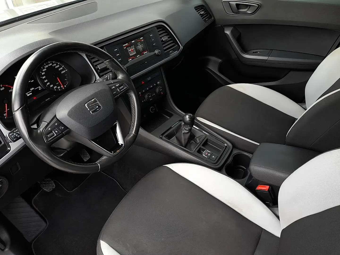 Vehicle image, number 8