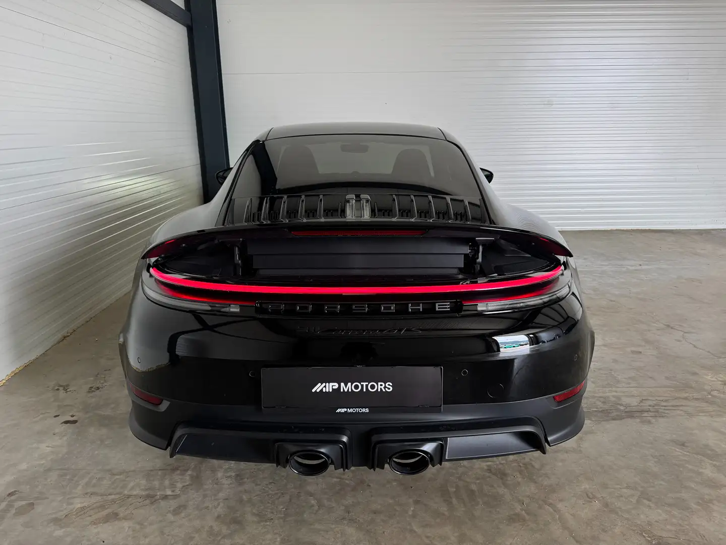 Vehicle image, number 12