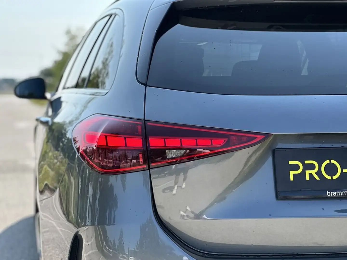 Vehicle image, number 9