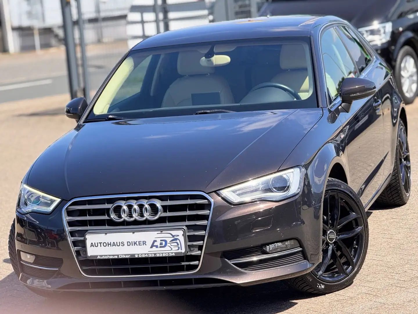 Vehicle image, number 1
