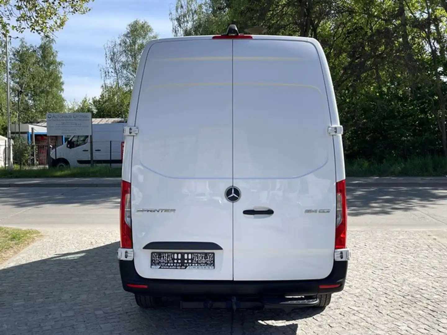 Vehicle image, number 6