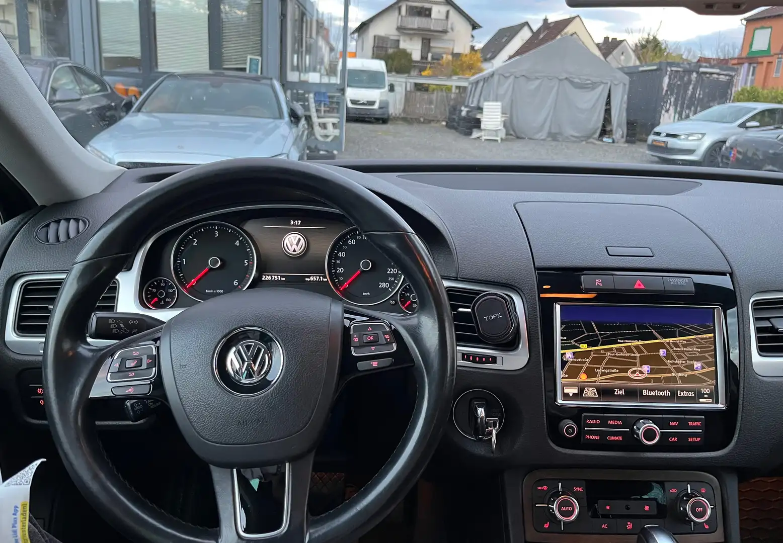 Vehicle image, number 6