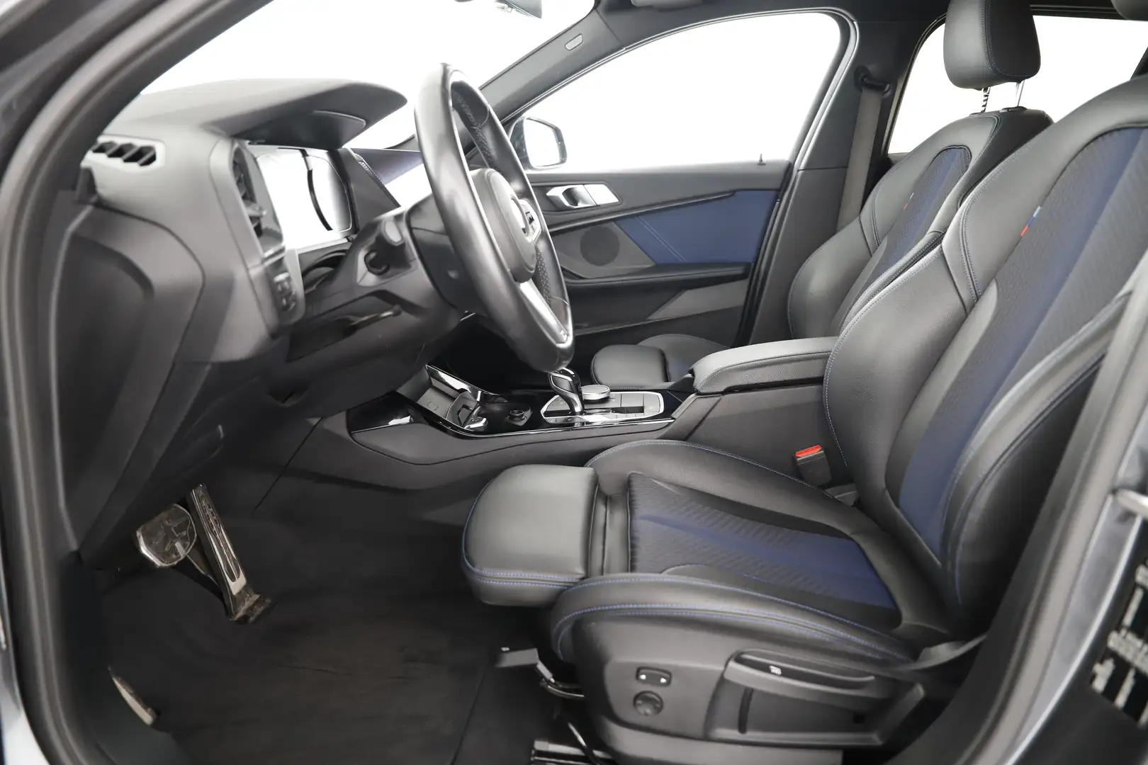 Vehicle image, number 8