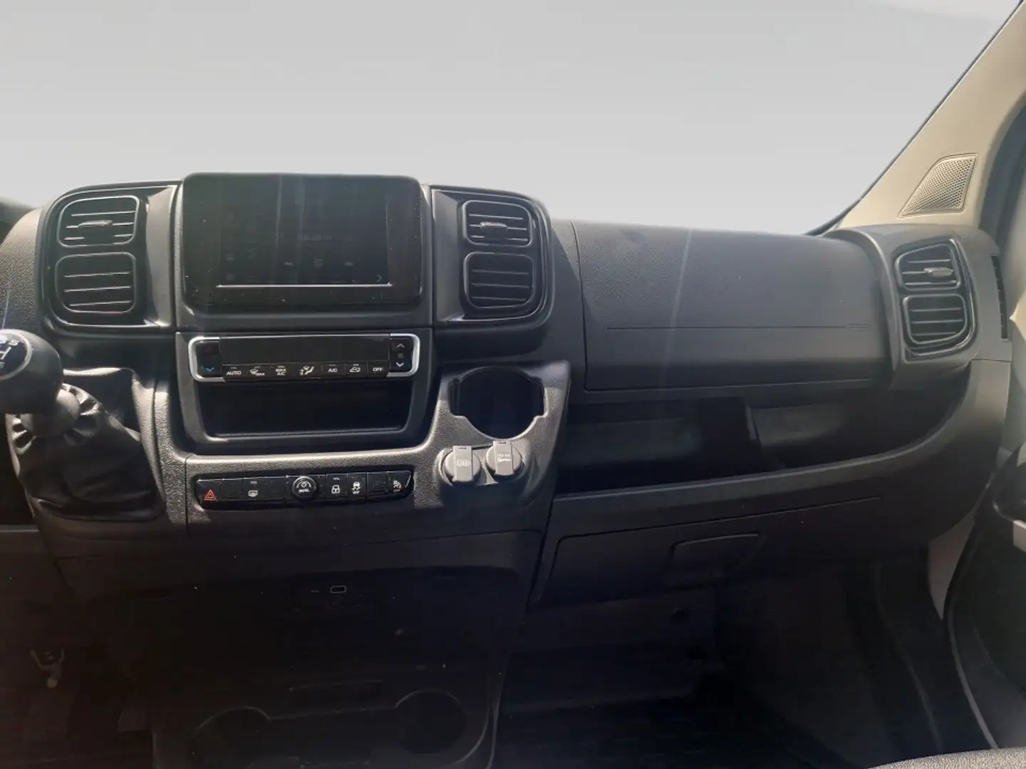 Vehicle image, number 14