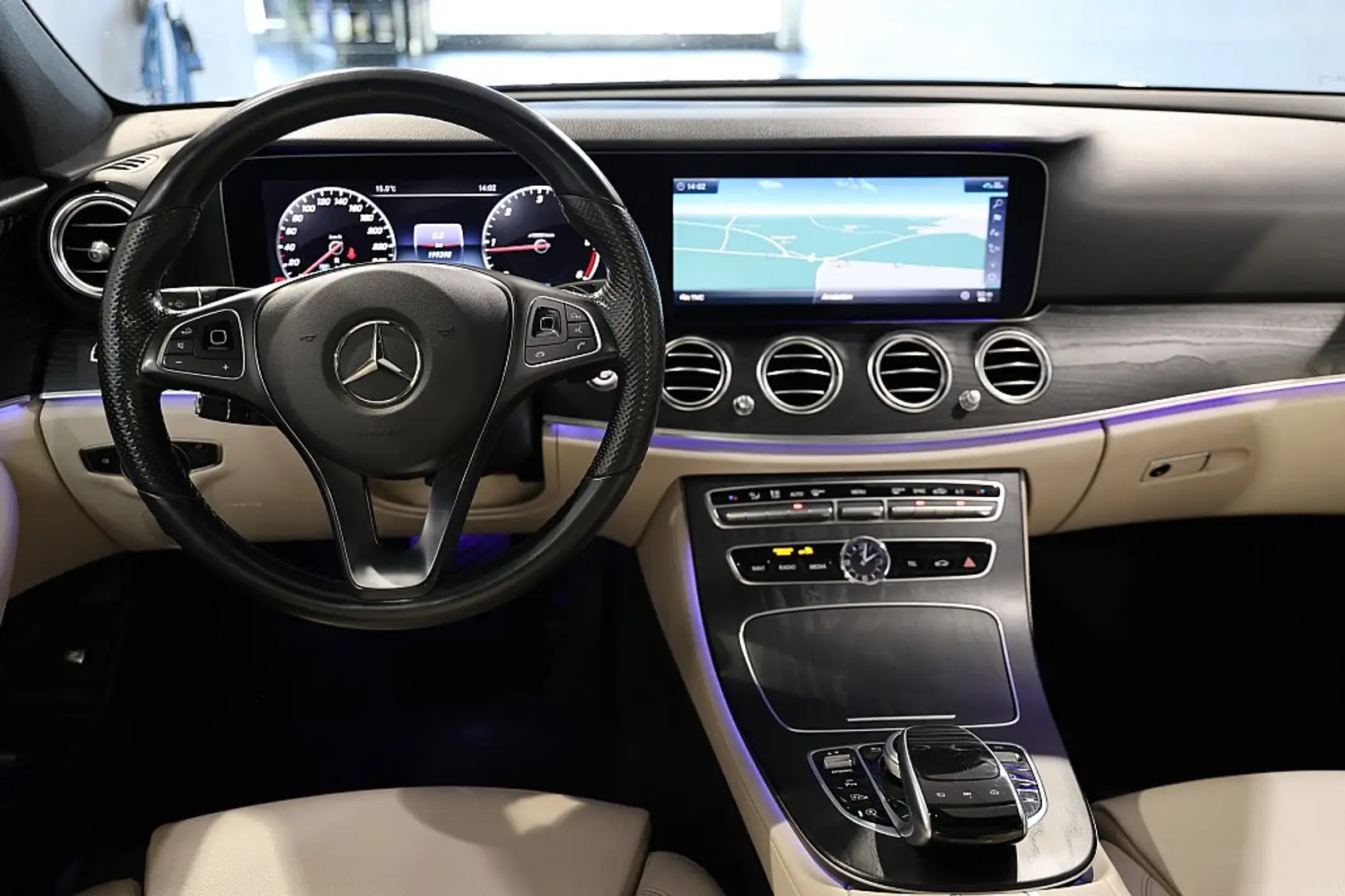 Vehicle image, number 11
