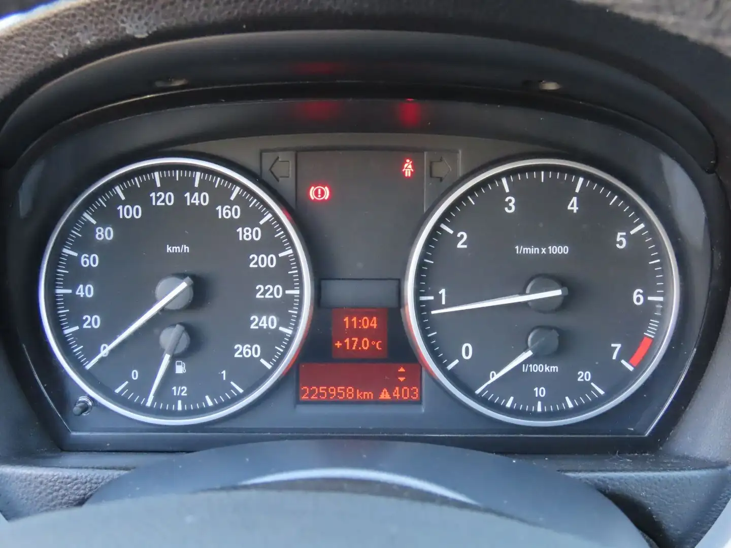 Vehicle image, number 9