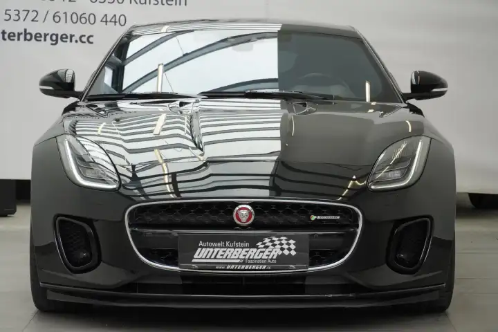 Additional image of the vehicle