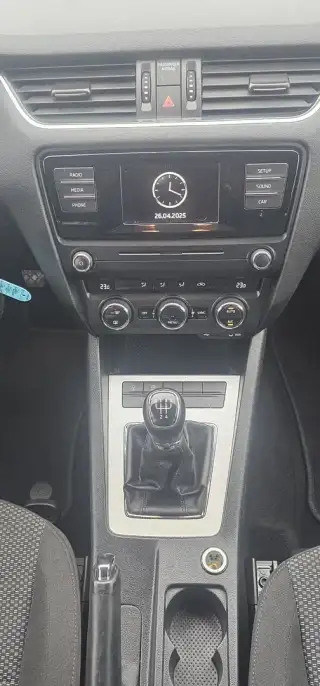 Vehicle image thumbnail, number 8
