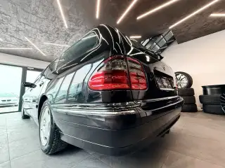 Vehicle image thumbnail, number 5