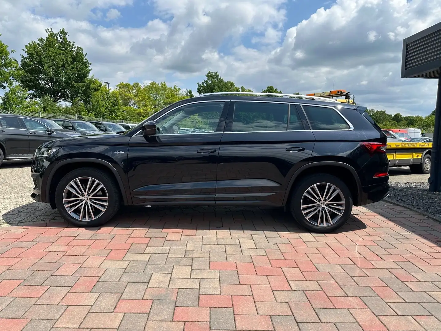 Vehicle image, number 4