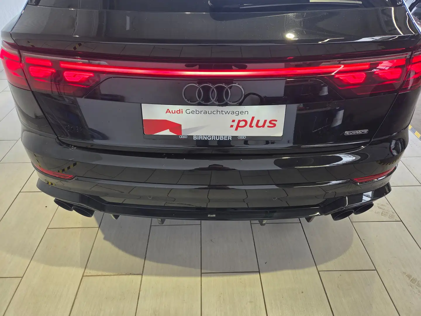 Vehicle image, number 8