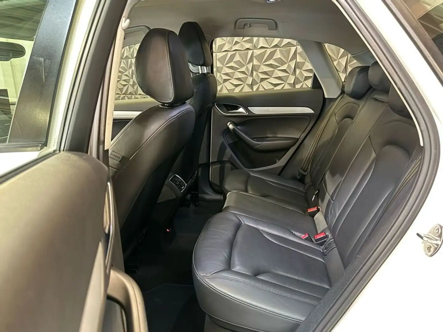 Vehicle image, number 7