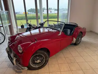Vehicle image thumbnail, number 3