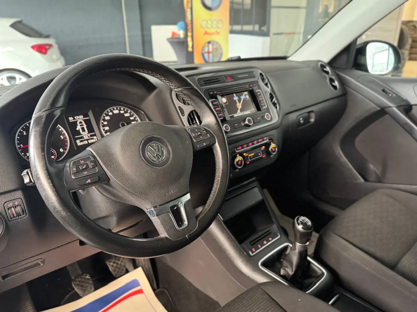 Vehicle image, number 7
