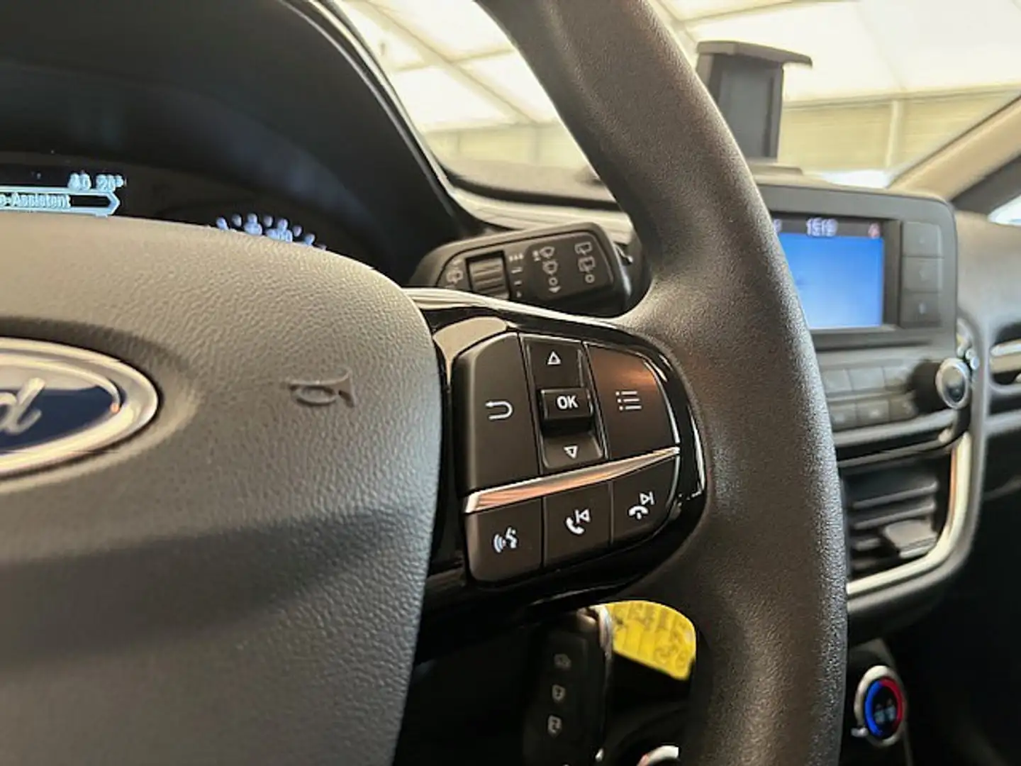 Vehicle image, number 11