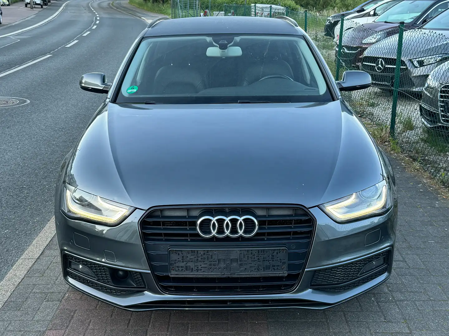 Vehicle image, number 8